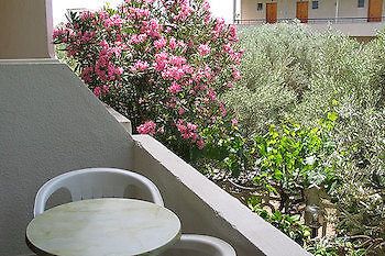 Voula Apartments Aegina Dış mekan fotoğraf